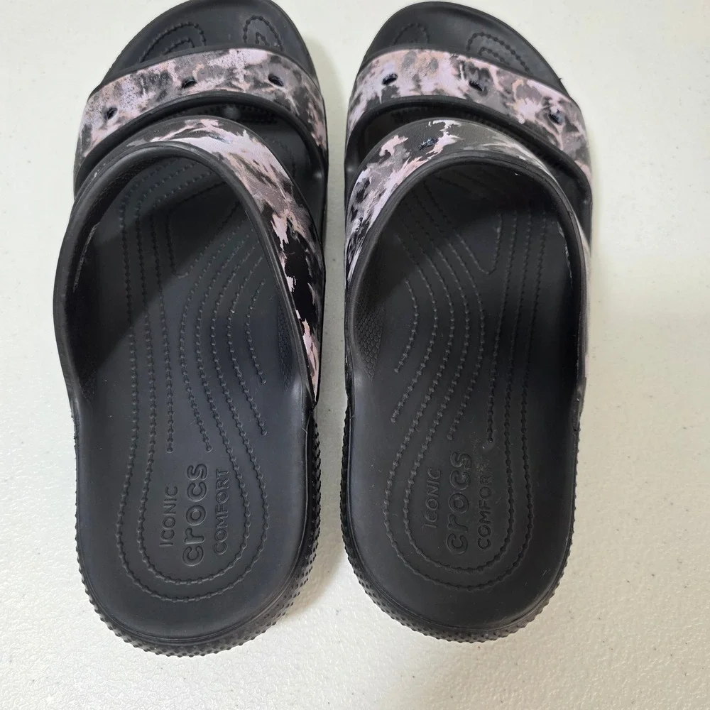 CROCS classic sandals